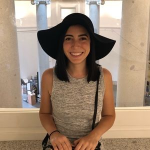 Meet your Posher, Tania